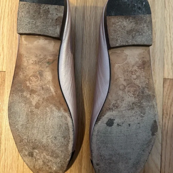 CHANEL Two-Tone Pink and Black Flats - Picture 4 of 4